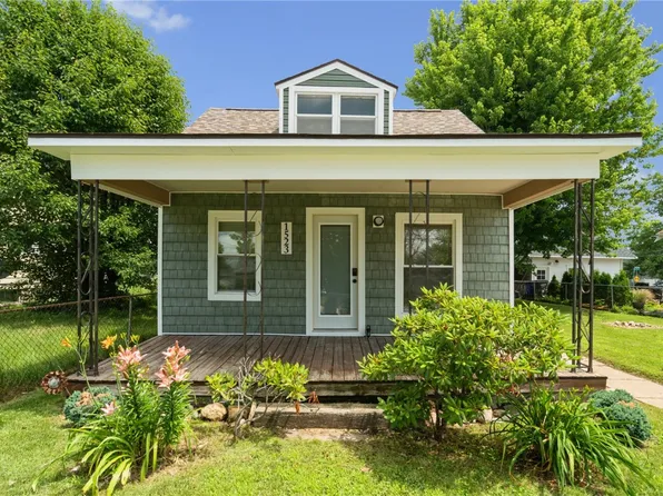 1523 1st St SW, Cedar Rapids, IA 52404