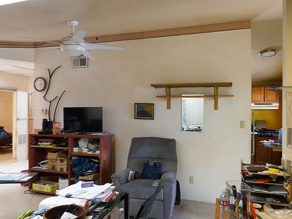 5th image of 1052 S Pagent Ave