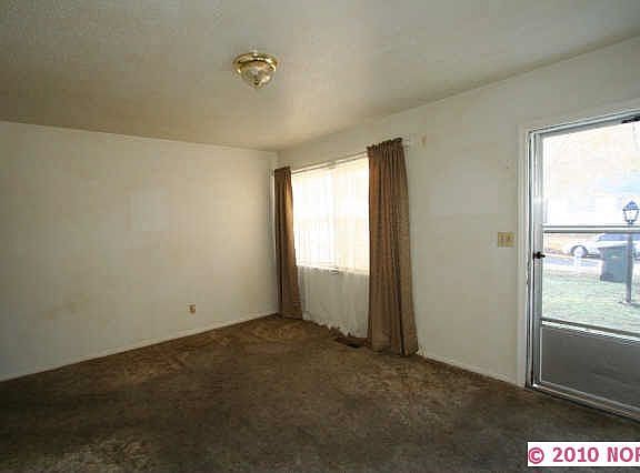 2nd image of 1431 E Pfendler Ave