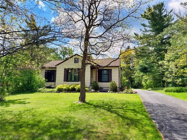 2814 E Royalton Rd, Brecksville, OH 44141
