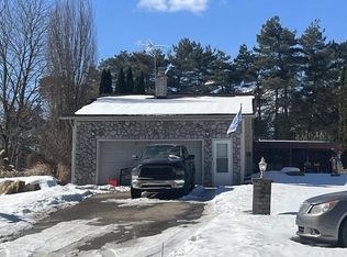 456 Loris Ln, Oxford, MI 48371