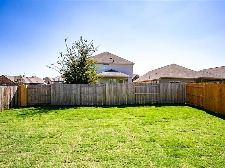 603 Pheasant Hill Ln — Photo 15