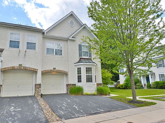 2nd image of 200 Rolling Hill Dr