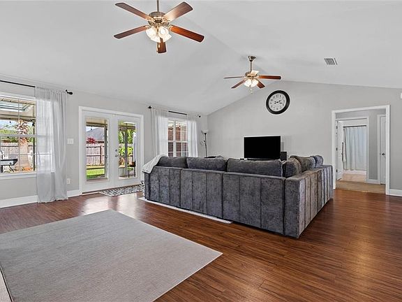 2nd image of 1445 Hunters Ct N