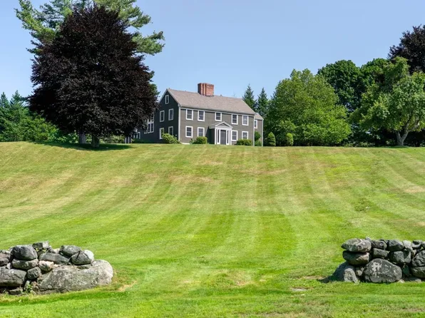 47 East St, Middleton, MA 01949