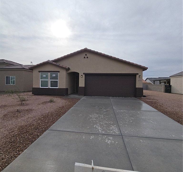 1st image of 2076 E Desert Greens Drive