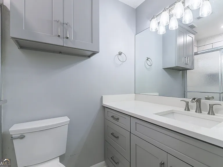 1022 Oaks Pkwy SE — Photo 9