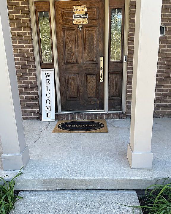 1st image of 1064 Crimson Creek Dr
