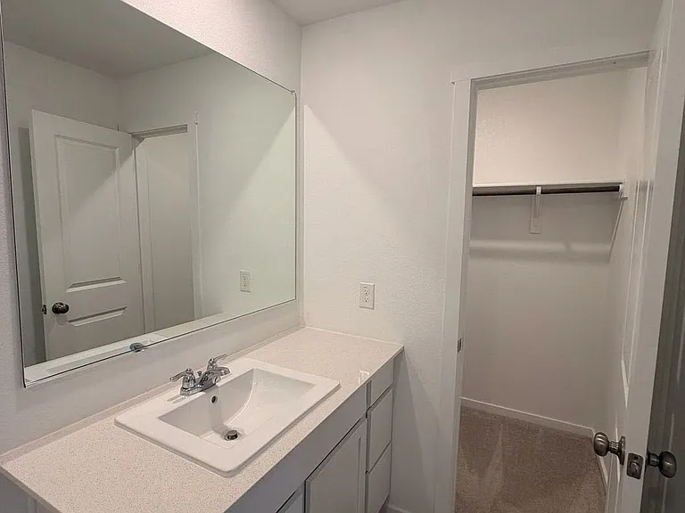 4171 Silverstein St — Photo 8