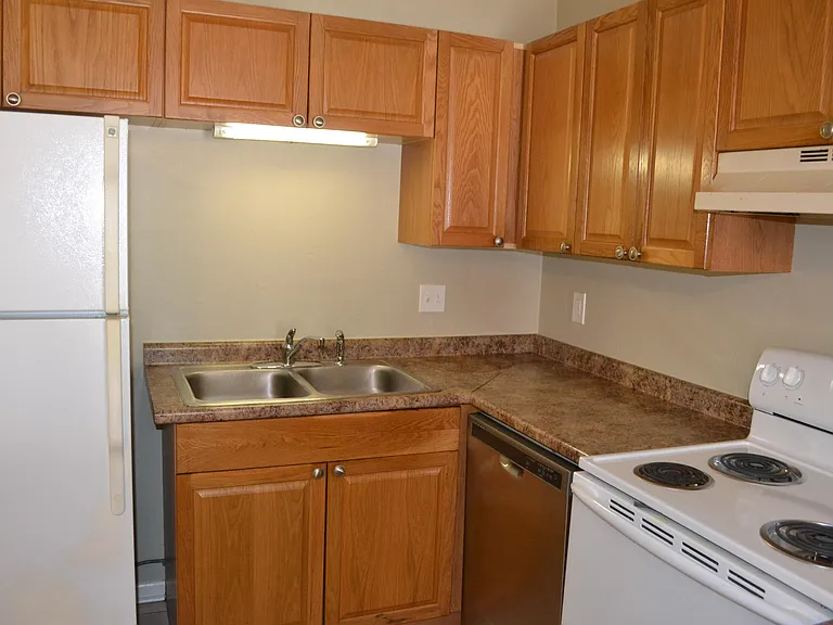 2041 Continental Ave — Photo 6