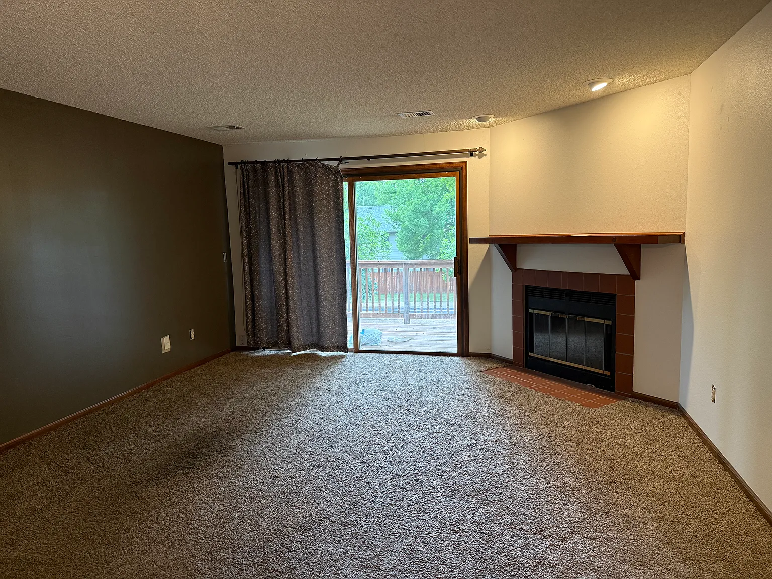 2 bed, 800 sqft, $2,000 — Photo 3
