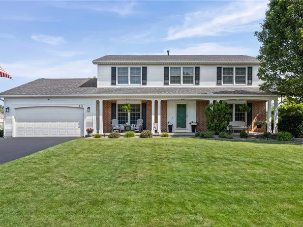 471 Red Spruce Ln, Rochester, NY 14616