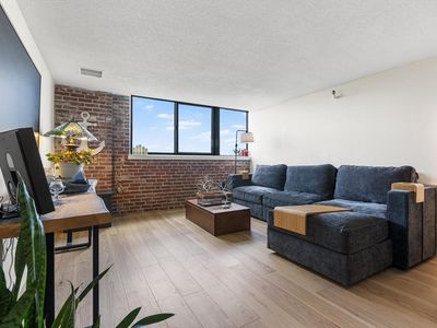 42 8th St APT 5505, Charlestown, MA, 02129