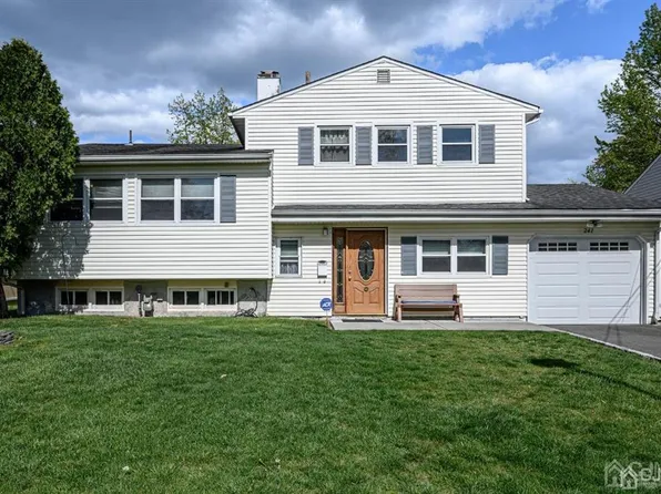 241 Cypress Dr, Colonia, NJ 07067