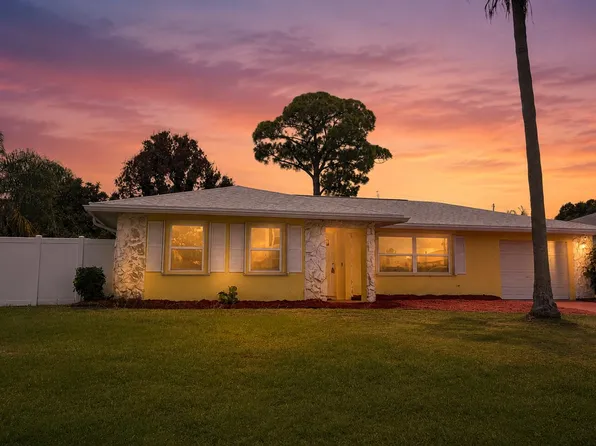772 SE Thornhill Drive, Port St Lucie, FL 34983