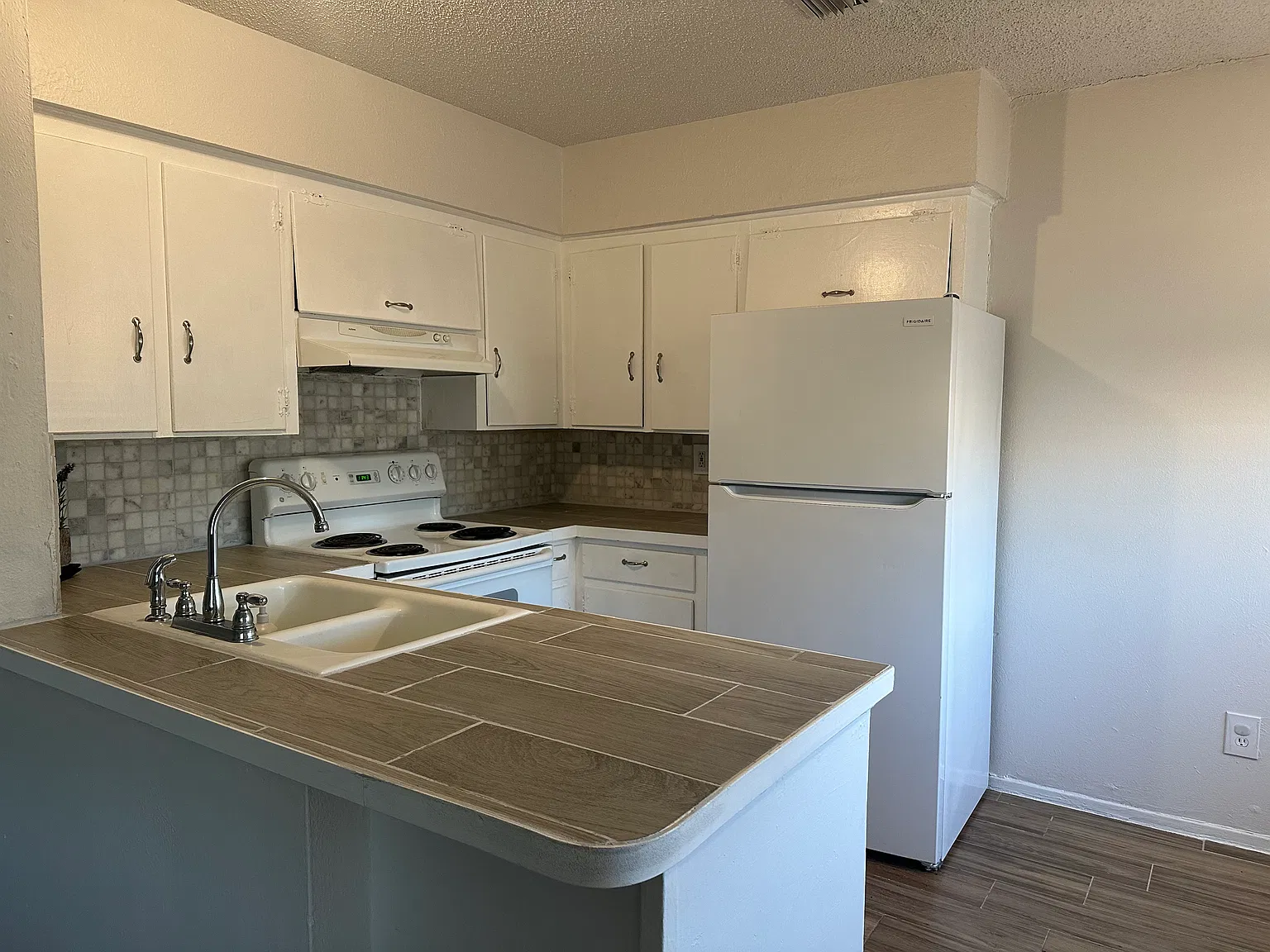 2 bed, 850 sqft, $1,550 — Photo 4