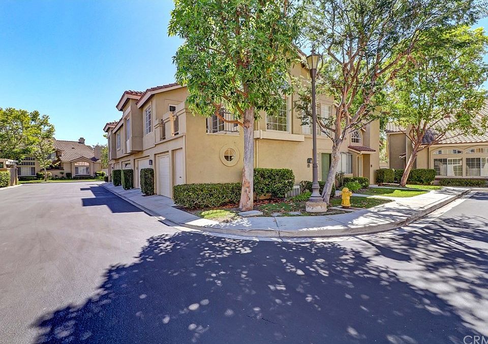 1st image of 32 Liana Pl