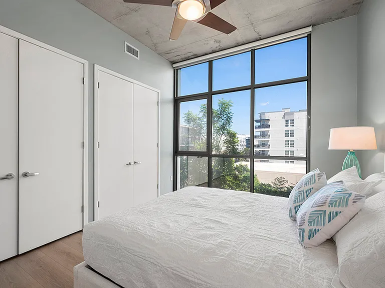 527 10th Ave #407 — Photo 33