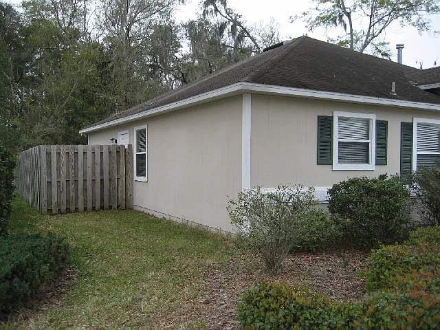 3 bed, 1252 sqft, $2,000 — Photo 2