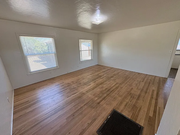 1216 N Conyer St — Photo 14