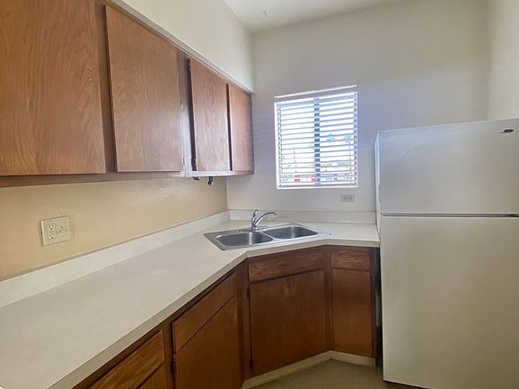 5th image of 1701 N Park Ave #14