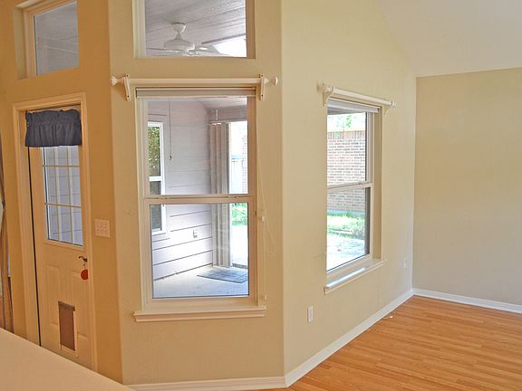 5th image of 106 Sandhill Woods