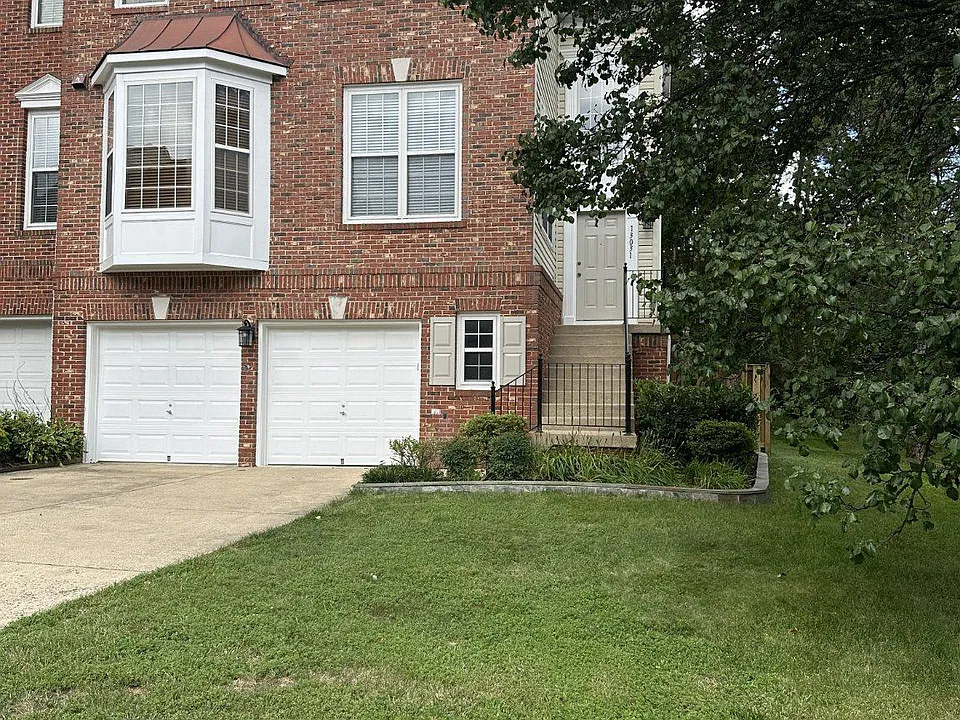 13031 Rose Petal Cir