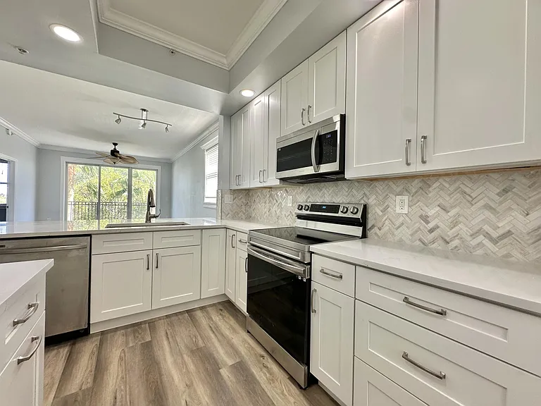 27 Royal Palm Way #406 — Photo 7
