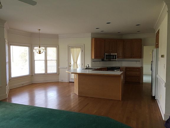 Eat in Kitchen with view