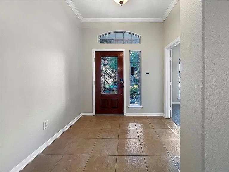 1st image of 10402 Bellerose Ln