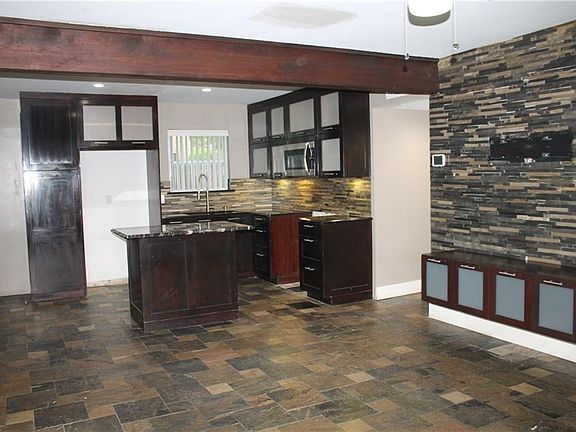 4th image of 2301 Sussex Dr