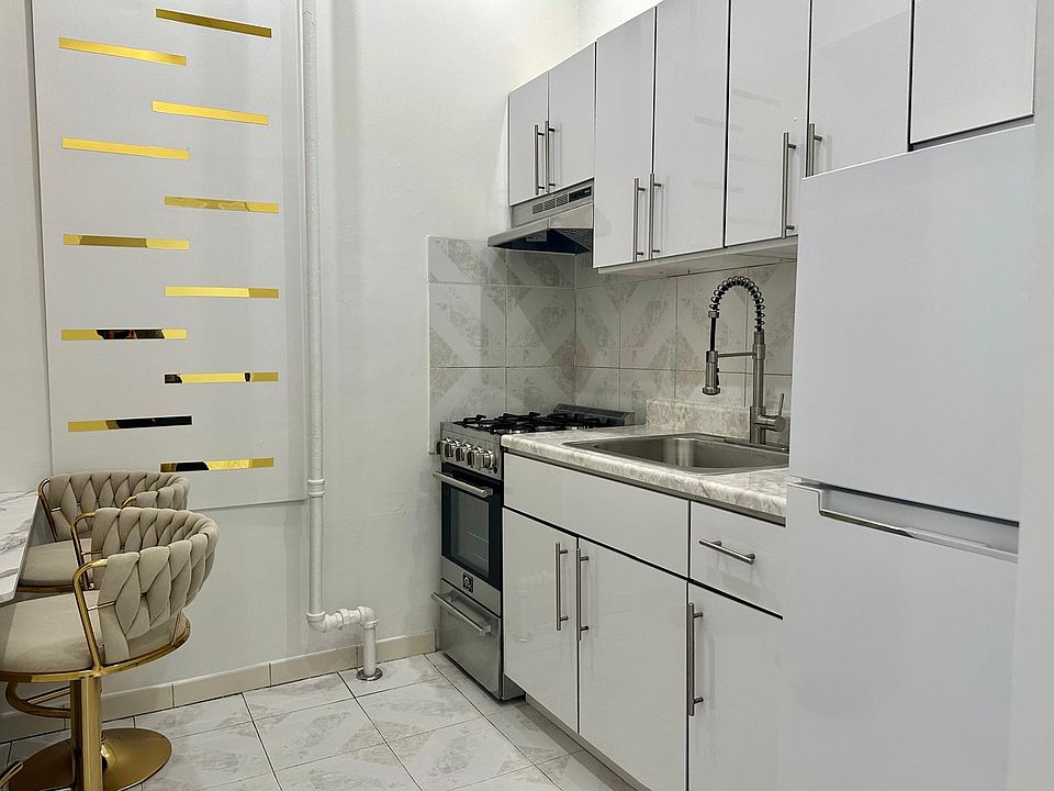 1st image of 3033 38th St #1