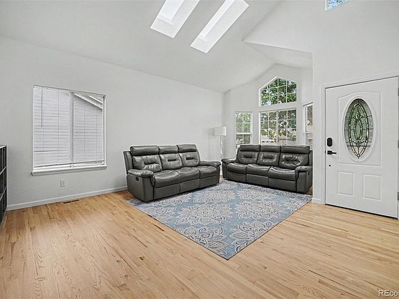 3rd image of 1218 Ascot Avenue