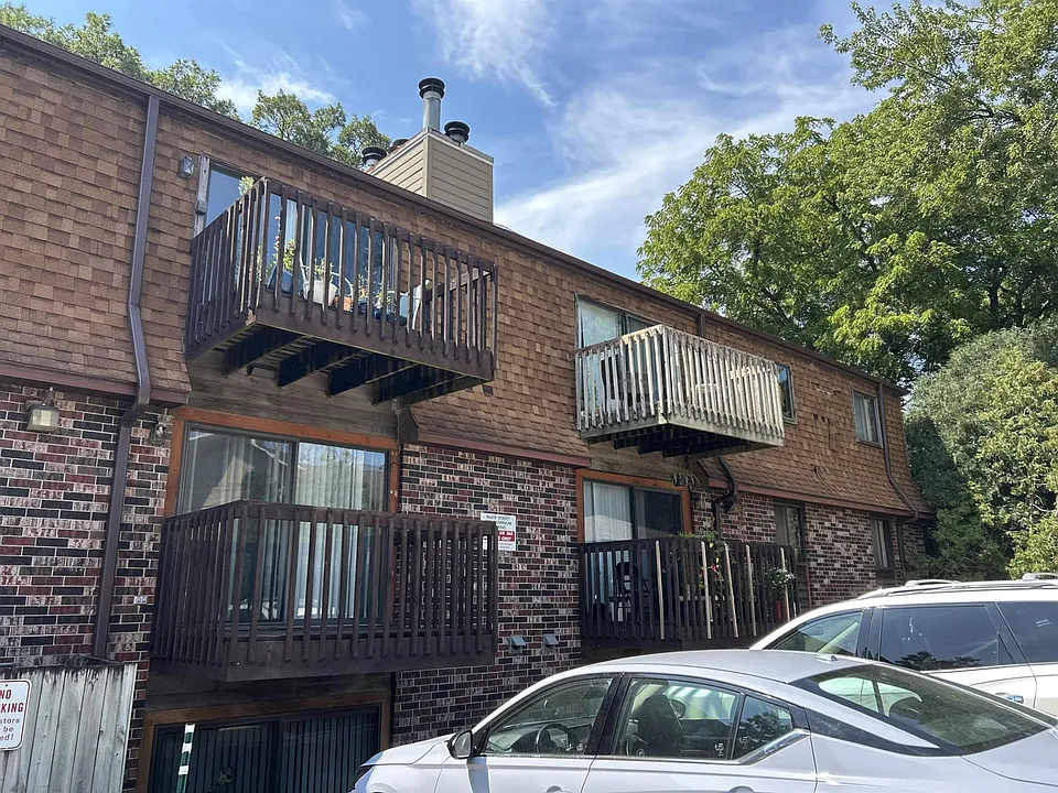 221 River St #5