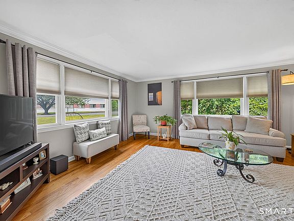 4th image of 20 West End Avenue