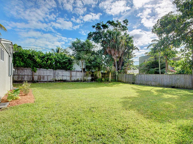 730 Claremore Dr — Photo 32