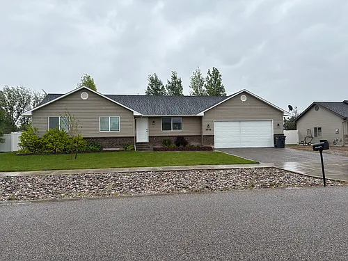 2920 N Sunlight Dr Photo 1