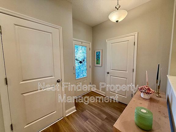5th image of 12050 Calvesta St