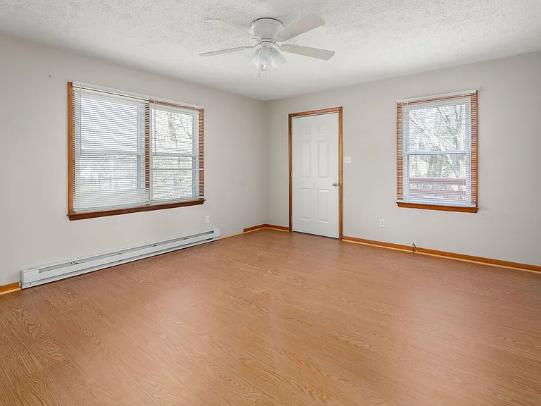 6 Shady Cir — Photo 3
