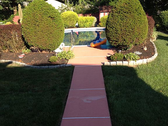 path to pool