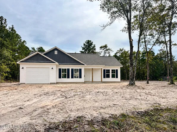 107 Blueberry Fields Road, Maple Hill, NC 28454