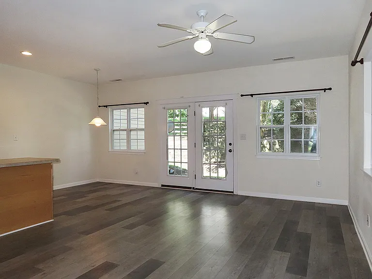 245 Plaza Dr #E — Photo 4