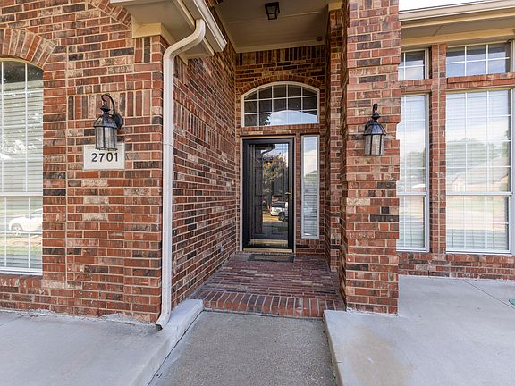 4th image of 2701 Chinkapin Ln