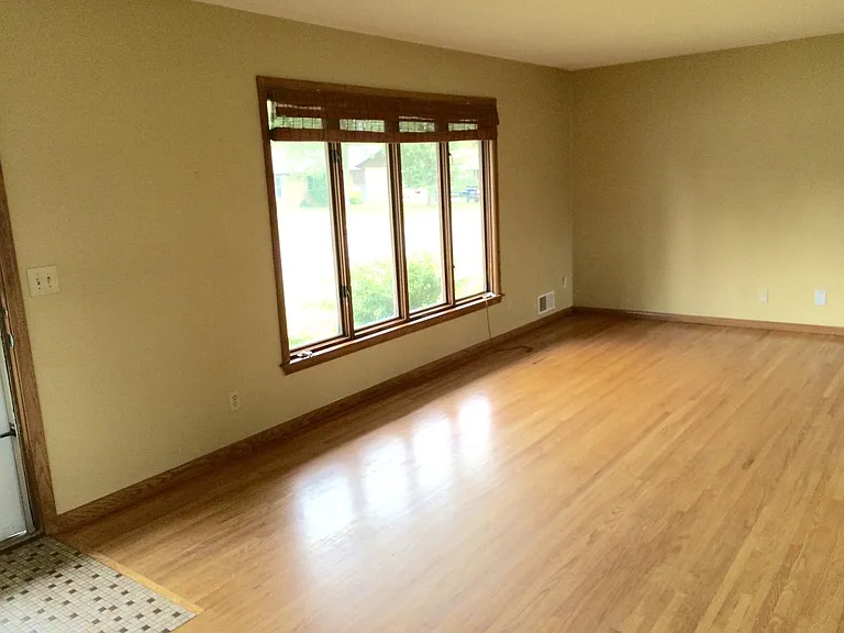 10137 Colfax Ave S — Photo 4