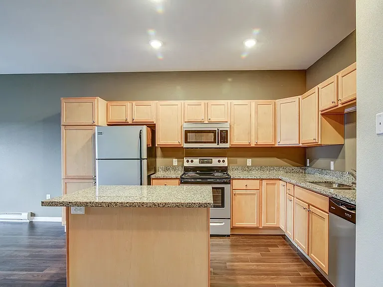 Lakewood Estates Apartments — Photo 8