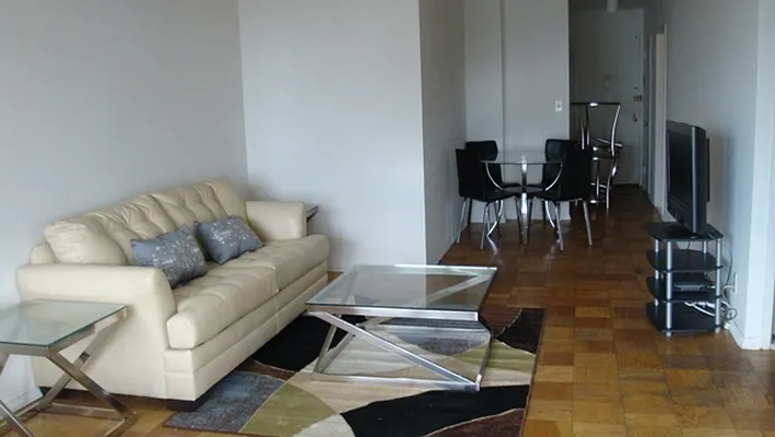 Rented by Luxury Property Group | media 37