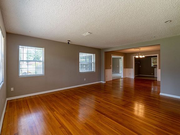 5th image of 6806 McMullin St