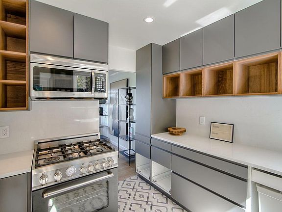 4th image of 34 Portola Dr