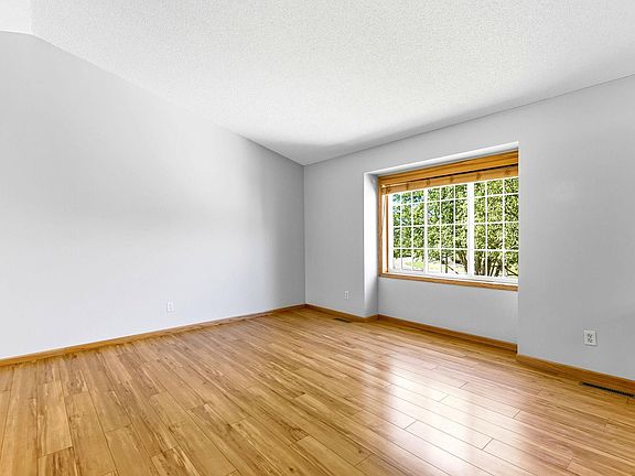 3rd image of 405 5th St NW