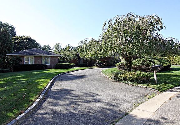 2nd image of 19 Campo Cir